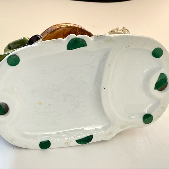 Handpainted Seated Victorian Figures Porcelain Ceramic - Picture 13 of 13